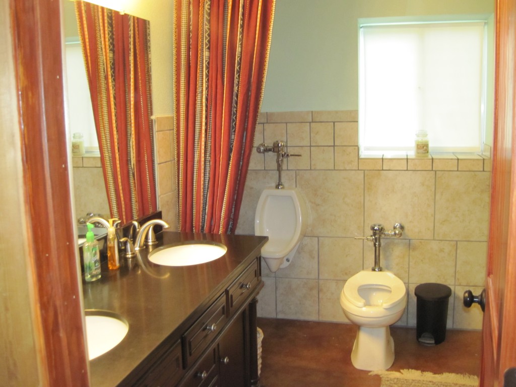 boys-bathroom-barn